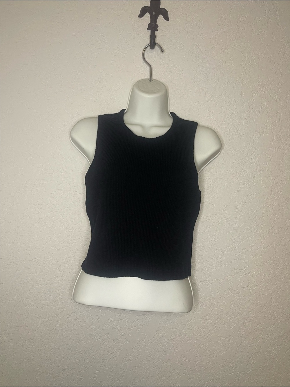 OAK + FORT Black Ribbed Cropped Tank Top